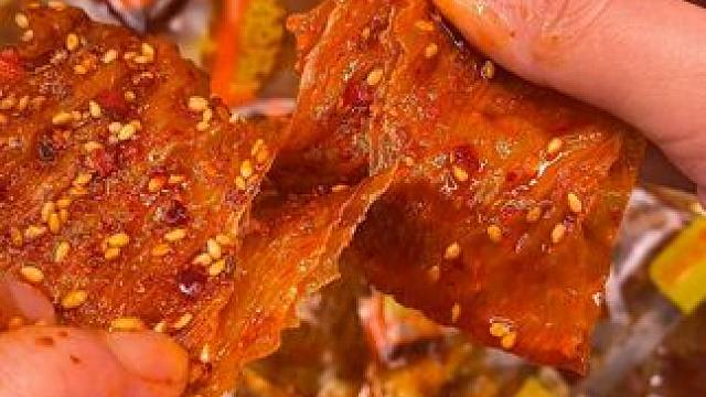 这个爆辣豆筋真的太辣了，不愧是添加了印度魔鬼椒。#爆辣 #辣条 #零食推荐