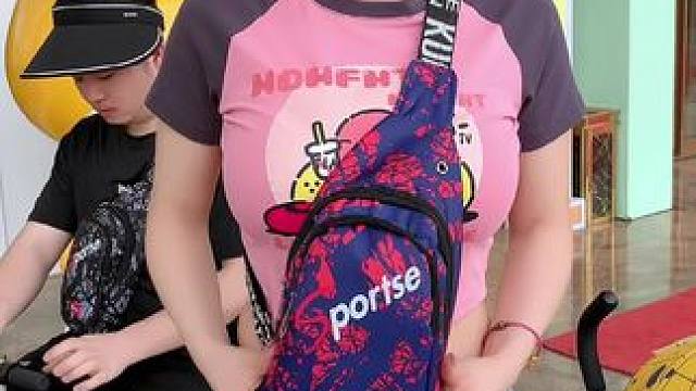 超级百搭的胸包才个位数，跟谁说谁都不信，高颜值超实用#胸包 #百搭胸包#单肩斜挎包