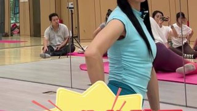 假胯宽怎么办？一个动作教你搞定！
#塑形 #练臀 #臀部训练 #瑜伽 #改善假胯宽