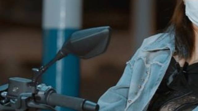 典型忘夫相 #机车小姐姐 #女骑 #申请入局草春日氛围感