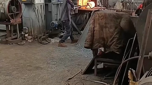 好一个趁热打铁[赞]