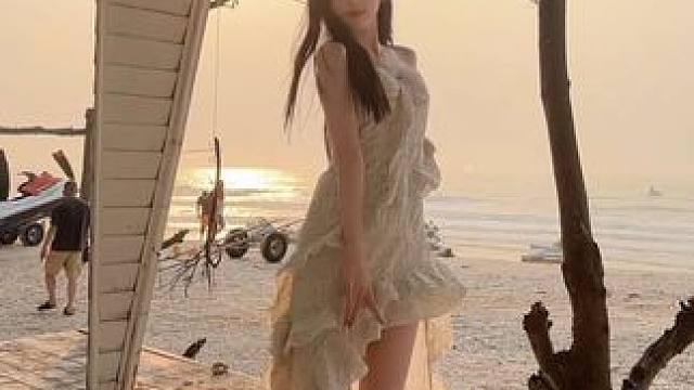 找平衡 找开心 做自己#日落 #一起看海 #沙滩