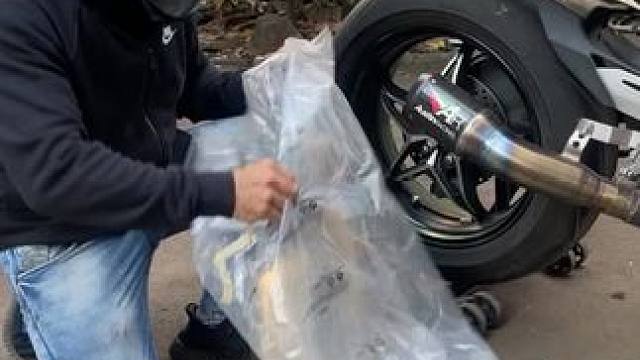 小区人多所以换回原装排气