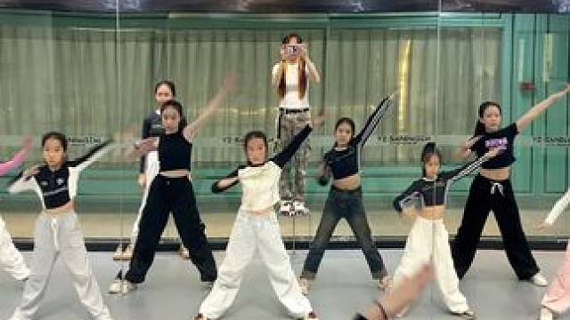 #爵士基本功 #少儿爵士 #爵士基本功 #三明治KIDS #吴川z好的舞蹈室
