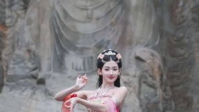 敦煌飞天 惊鸿一瞥一见倾心#龙门石窟#春上繁花锦绣洛阳#异域风情#丝路幻影
