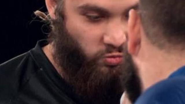 慢镜回放这一耳光堪比棒击#ufc #耳光力量 #扇嘴巴子比赛