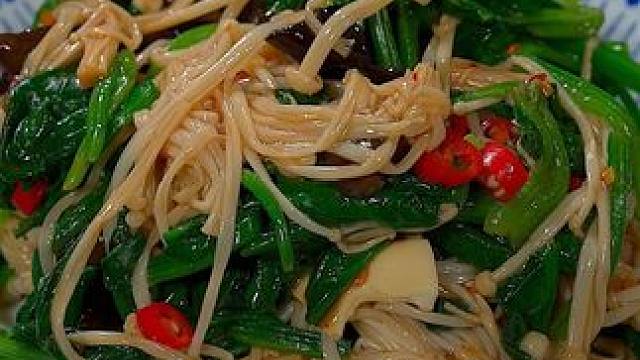 这是一道夏天很受欢迎的凉拌菜，酸辣爽口，连续吃几天，你都怀疑你家秤坏了#妈呀太香了 #学会快去试试吧