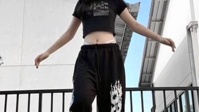 抓住一点小空隙！
#翻跳 #babymonster #kpop#sheesh