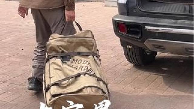 户外露营自驾旅行，东西多装备多，这个拖轮包适合你，带轱辘能拖着走，抬着走拎着走#高性能实用工具 #户