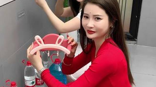 #兔耳脸盆架  可以收纳多个脸盆，家里的鞋刷都可以挂上去，还不占空间#免打孔  #小兔脸盆置物架