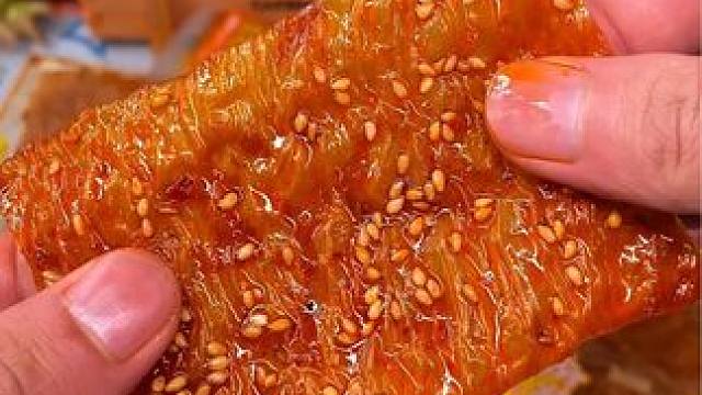 这个辣条真的吃完还想吃！根本停不下来！太上头了！#追剧小零食 #真材实料才能做出好味道 #无辣不欢