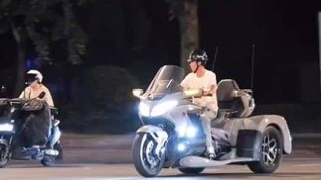 我会一直发发到你买为止！#机车摄影 #风和自由