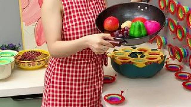 别告诉我你家到现在都还没有这个#小怪物彩虹过滤网  ，用了才知道是真的好#七彩小怪过滤网