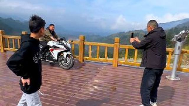 不一定斩女但一定斩男#机车 #本田cbr #爱机车爱生活