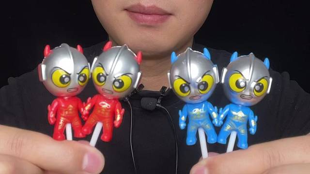 军哥今天吃奥特曼糖果