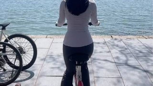 多接触自然，少与人纠缠。#骑行 #骑车看风景 #春天一起骑行追风 #骑行随拍 #骑单车的女孩