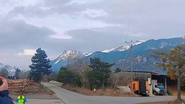 在拉力赛中，直线是对车手驾驶技巧和反应速度的考验，而弯道则是对赛车性能、稳定性和操控性的检验#wrc