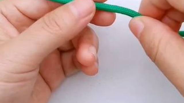 卫衣的绳子系法 #小妙招 #小技巧 #小技巧你学会了吗 #小技巧分享 #妙招生活