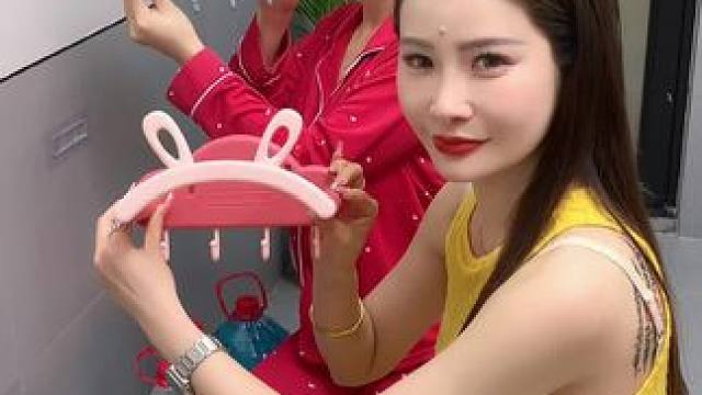 #兔耳脸盆架  可以收纳多个脸盆，家里的鞋刷都可以挂上去，还不占空间#免打孔  #小兔脸盆置物架