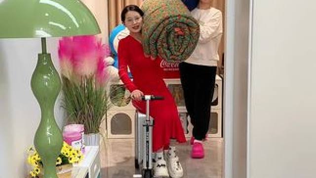 现在这个天气盖冬被热，夏被冷，盖这个#豆豆被就正正好呀~#家纺床上用品#面料柔软舒适