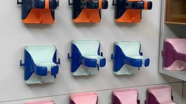 家里的吹风机总是没地方放，就入手了这个吹风机架，这下终于可以解放双手啦！#吹风机架 #好物推荐