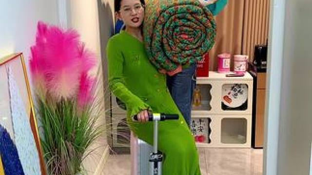 现在这个天气盖冬被热，夏被冷，盖这个#豆豆被 就正正好呀~#家纺床上用品 #面料柔软舒适