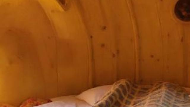 在茫茫雪原上的舒适小屋，聆听着风雪，放松入睡 #白噪音 #助眠声音 #睡眠音乐 #催眠疗愈 #助眠视