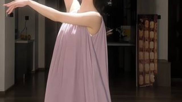 #舞蹈 “路灯也可照窗台～”#若是月亮还没来 #白月光 #夜晚 #氛围感