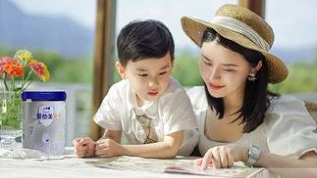 自从升级为恩睿和恩硕的妈妈后，生活节奏便再也无法慢下来，生娃前喜欢瑜伽、旅行，职场的快节奏生活，生娃