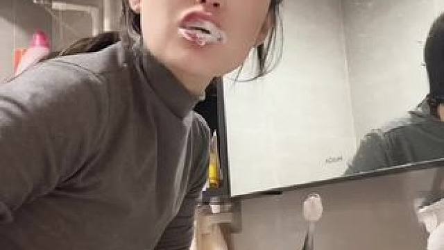 孩子一直打扰你会发火吗？#孩子教育 #不同妈妈的教育方式 #育儿经验分享