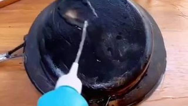 #日常生活小妙招 #实用小妙招 #清理锅底小妙招 #经验分享 #科普一下