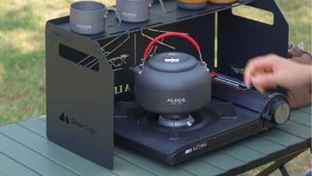 它既是个挡风板，又是一个置物架，露营带一个，方便又实用 #挡风板 #防风板 #户外挡风板 #露营挡风