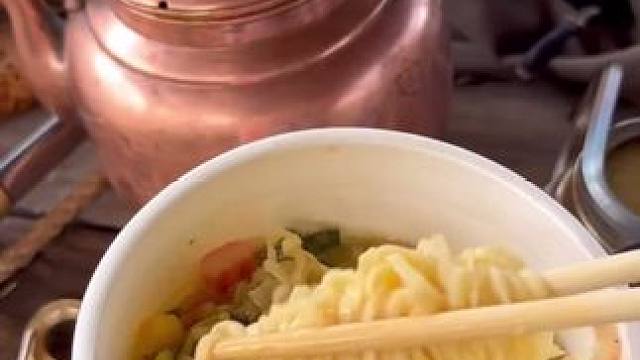 露营吃泡面的仪式感#让生活慢下来 #野营 #露营报告