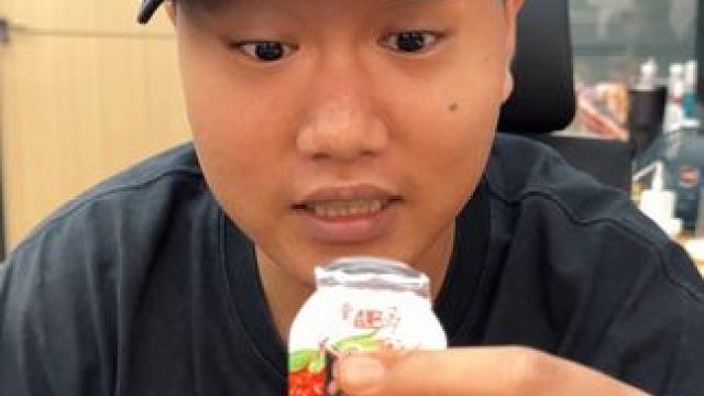 #健身也可以吃的蒟蒻果冻，Q弹爽滑，酸酸甜甜，满满果汁，经常嘴馋一定要试试#蒟蒻果冻#果冻#零食推荐