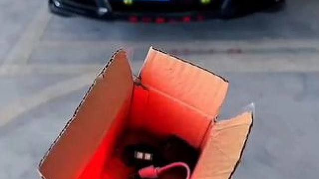 #最炫酷车灯 #飞机灯  无线闪闪飞机灯 免接线七彩飞机灯来了，随意粘贴即可，七彩可调，适合各种车型