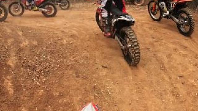 #越野有风险玩车需谨慎 #越野摩托车爱好者 #爱越野爱生活 #越野 #固定机位安全拍摄 嗦嘎 