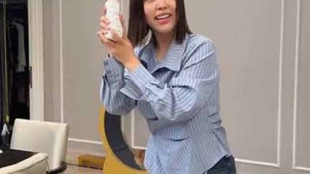 嗨一古，与哥哥模仿一下金社长与德善打招呼~ #韩国媳妇金爱麟 #请回答1988 #德善