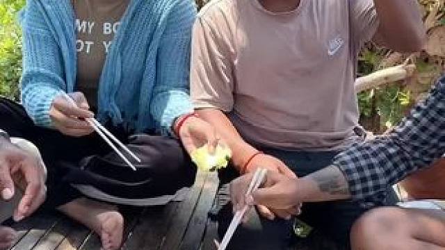 东南亚乡村生活 #原始美味 #农村生活 #户外野餐 #夫妻日常