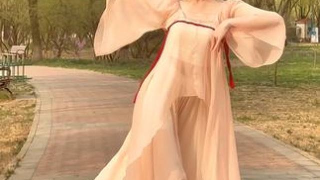 “等我攒够了六便士，就去找月亮” #若月亮没来 #古典舞 #国风古韵