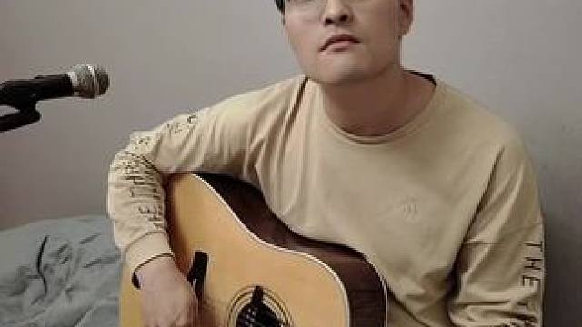 今年的毕业季不知道有多少学生要唱这首歌了，他们的老师一定很幸福吧#吉他弹唱 #写给辛夷的歌