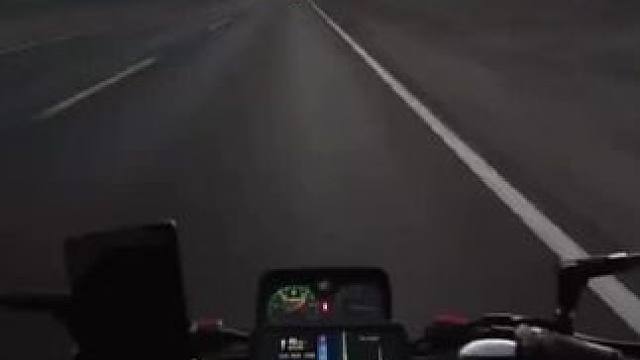 #非原创作品 #骑行装备 #机车男孩