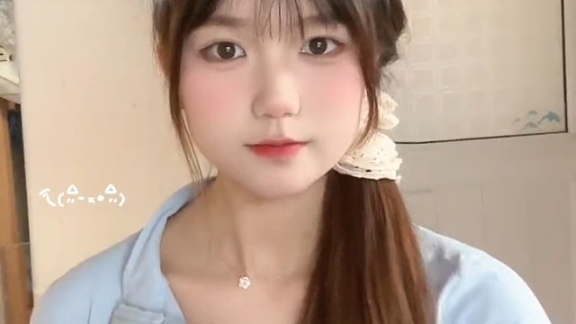 “谢谢你 小手机 除了你都没人和我玩”