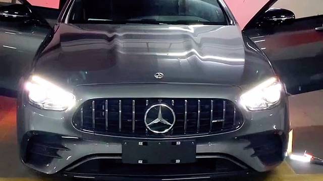 奔驰E5安装防拆抗屏蔽GPS定位防盗系统，开启屏蔽器自动锁车，换卡、抠卡、干扰锁车报警到手机。嵌入超