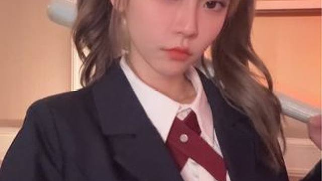 哟～ #学院风 #jk女孩上线 #jk制服 #不说话的周淑怡