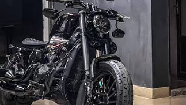 还是这版舒适 经典闪300
#摩托车 #机车 #闪300  #摩托车改装 #复古摩托