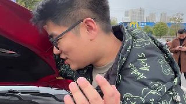 法拉利加州T！是目前市场上性价比超高的一款法拉利车型！