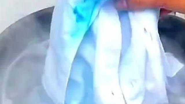 你知道衣服的正确方法吗？学到就是赚到#小妙招大作用 #生活小妙招 #生活小技巧学会你就捡到宝了 #清