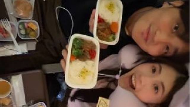 出去玩可以跟对象这样拍（会主动记录的男生真的很酷） #情侣日常 #甜甜的日常