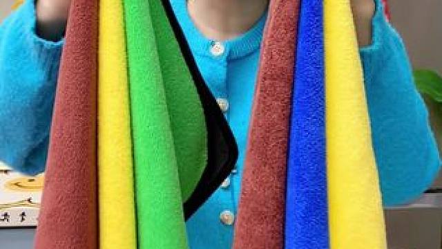 这个价钱到手十条双面珊瑚绒吸水抹布，要不然收到货我还真不敢相信，平时用它擦个车，擦个桌子，擦个椅子，