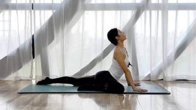 久坐一天，睡前一起拉伸下啦吧#瑜伽 #瑜伽体式分享 #拉伸